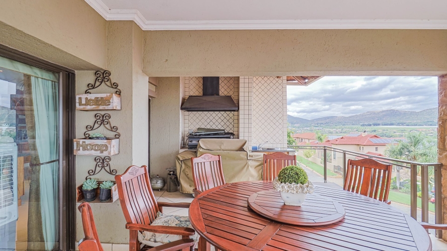 5 Bedroom Property for Sale in Birdwood Estate North West